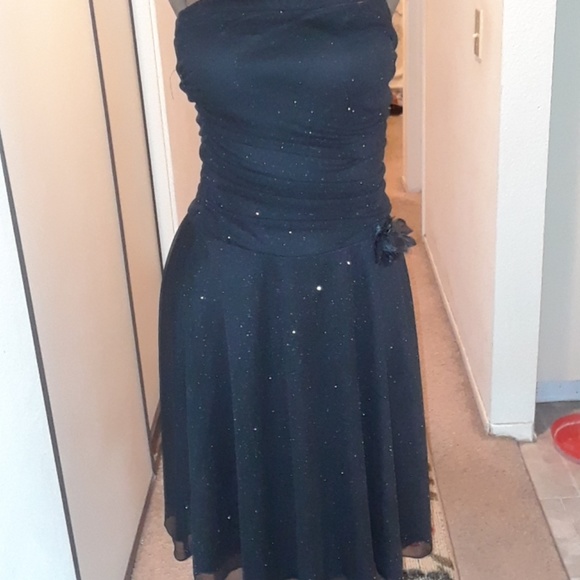 Women's Dress - Picture 2 of 2